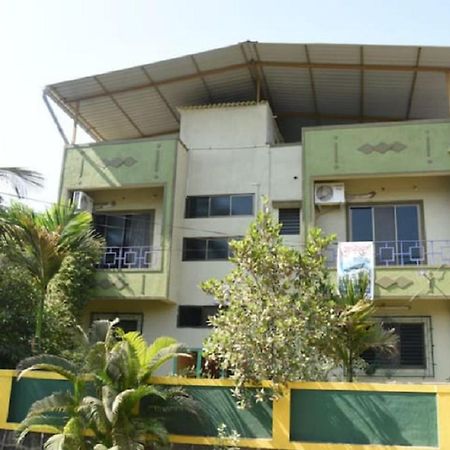 Gulmohar Cottages - Home Stay In อลีบาก ภายนอก รูปภาพ