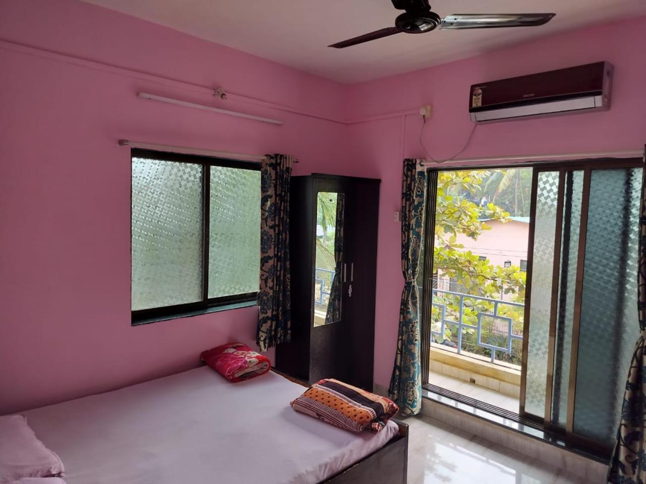 Gulmohar Cottages - Home Stay In อลีบาก ภายนอก รูปภาพ